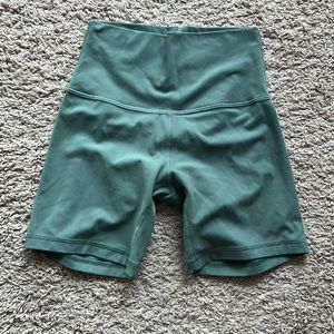 Lululemon Align 6” shorts